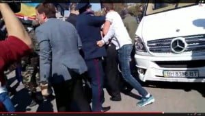 MP Shufrych and former Odesa mayor Skoryk get off in titushky’s bus