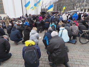 Odessa pays last tribute to soldiers tormented by Russian invaders