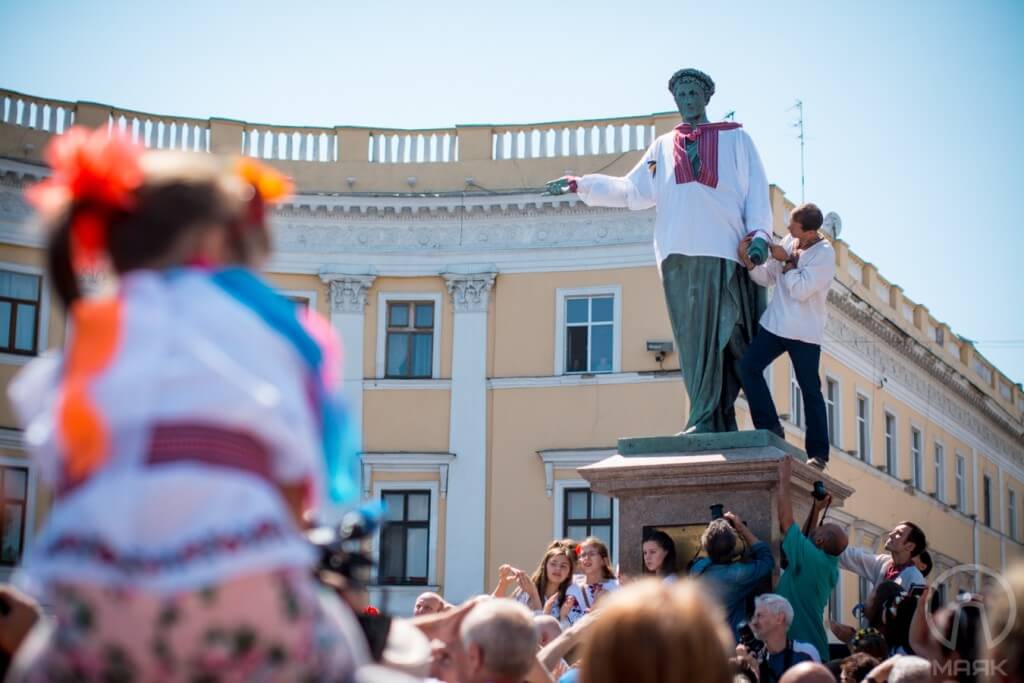The Duke of Richelieu participated in the flash mob as well