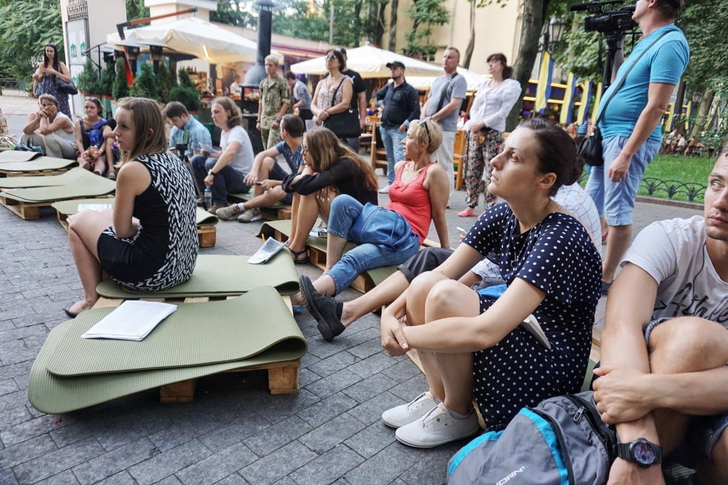 ukraine war updates latest ukraine news in english ukraine war news blog 5 August 2016 Odessa activists held an event to remind Ukraine and the world about Ukrainian political prisoners kept in Russia Ukrainian filmmaker Oleg Sentsov who was convicted to 20 years in prison and conveyed to Yakutsk