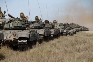 Russia is pulling armored groups close to the border with Ukraine: Important facts