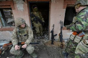 Russian hybrid troops enter former Ukrainian positions in Donbass