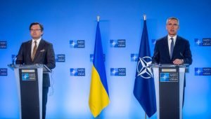 NATO supports Ukraine and calls Russia to de-escalate the situation