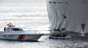 Ukrainian children attempted to prevent Abramovich’s yacht from mooring in Turkey