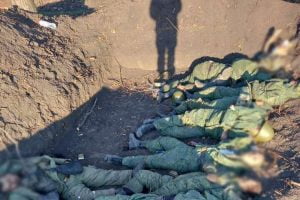 “Russians do abandon their people”: while clearing Kharkiv’s suburb occupiers’ mass grave was found