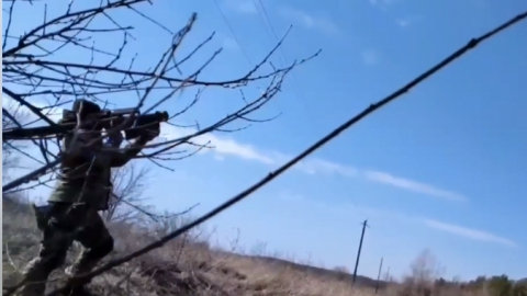 One Ukrainian paratrooper shot down two brand new Russian Su-34s