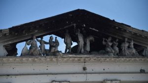 Azov fighters trial: occupiers close the area with the Philharmonic Hall in Mariupol