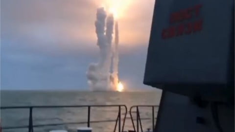 russian salvo of Kalibr cruise missiles increases in the Black Sea