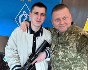 <strong>Recognition of the great feat of the Ukrainian infantry. Commander-in-Chief personally awarded a soldier for heroic deed in the battle</strong>