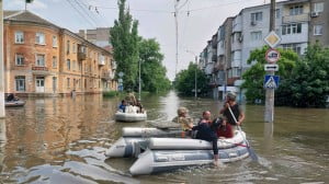 Ukraine evacuates more that 17 000 people from the flooded areas after Kakhovka dam destruction