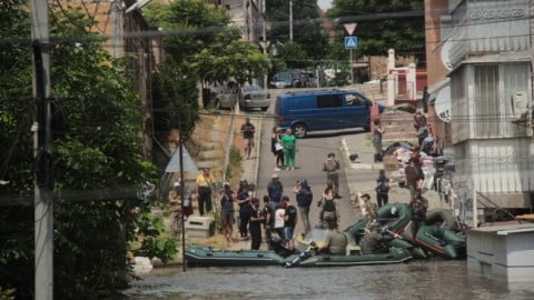 russian fire targeted evacuation group in Kherson region