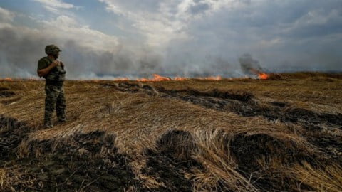 What is really happening at the Ukraine's front? And what should society do?