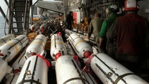 Cluster munitions or the phantom NATO: what is better for Ukraine?