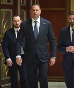 Yermak’s secret ties: Russian influence at the heart of Ukraine’s leadership?