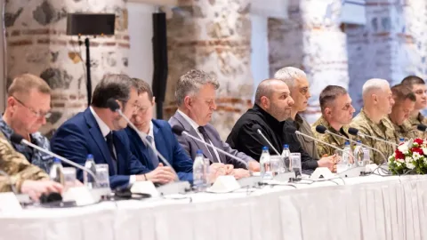 The Ukrainian delegation at the talks in Istanbul communicates with the Russians through an interpreter