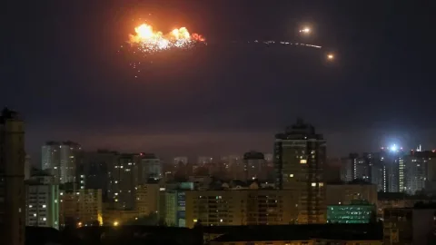 Russia's night attack: Kyiv under a massive combined strike, several regions declared air raid alerts due to a drone assault — key points