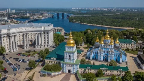 Who founded Kyiv and when: facts, theories, and legends