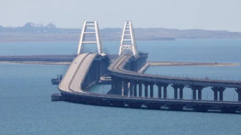 Russians block traffic on the Crimean bridge, claiming the second attack during a day