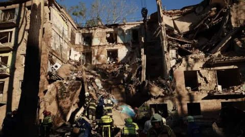 Kyiv came under another russian massive attack