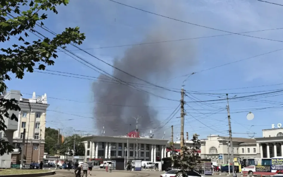 Russian Strike on Dnipro Damages Schools and Hospital, Casualties and Fatalities Reported